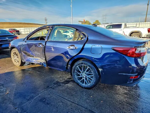 58ABK1GG6JU083783 2018 LEXUS ES - Image 2