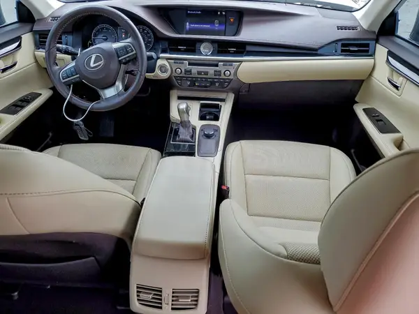 58ABK1GG6JU084044 2018 LEXUS ES - Image 8