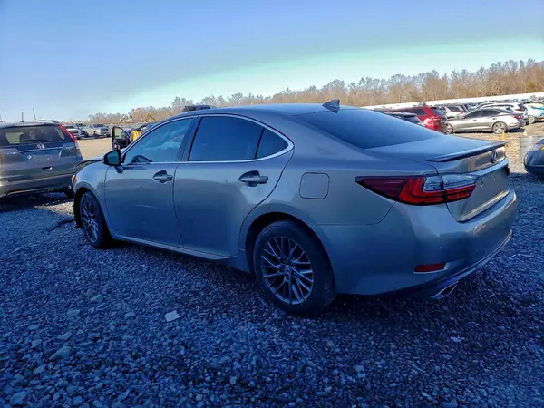 58ABK1GG6JU085422 2018 LEXUS ES - Image 2