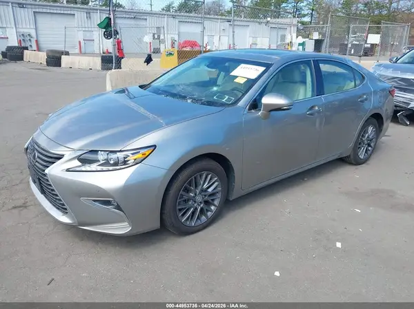 58ABK1GG6JU085503 2018 LEXUS ES - Image 2