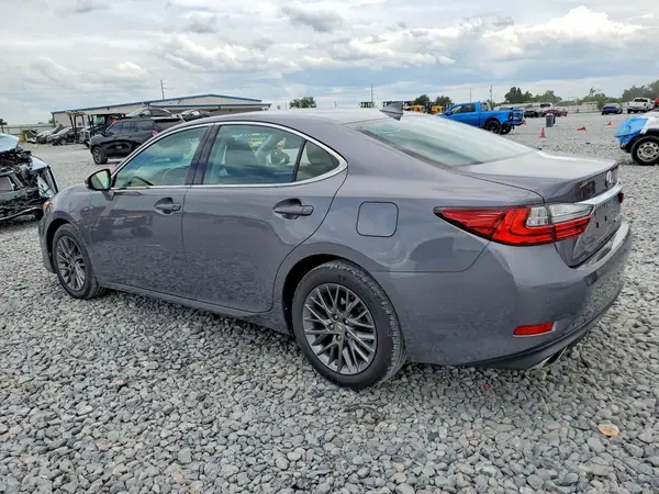 58ABK1GG6JU087574 2018 LEXUS ES - Image 2