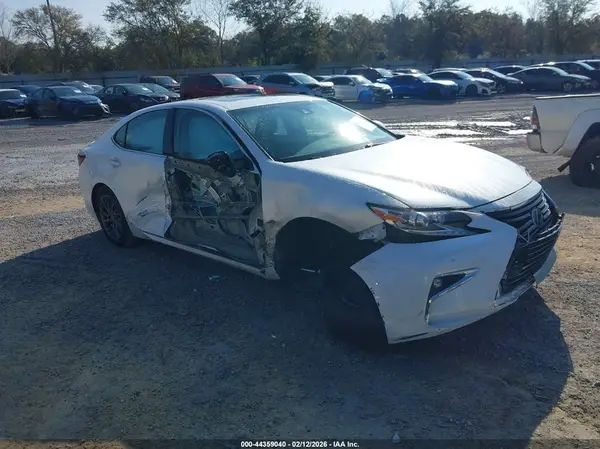 58ABK1GG6JU089292 2018 LEXUS ES - Image 1