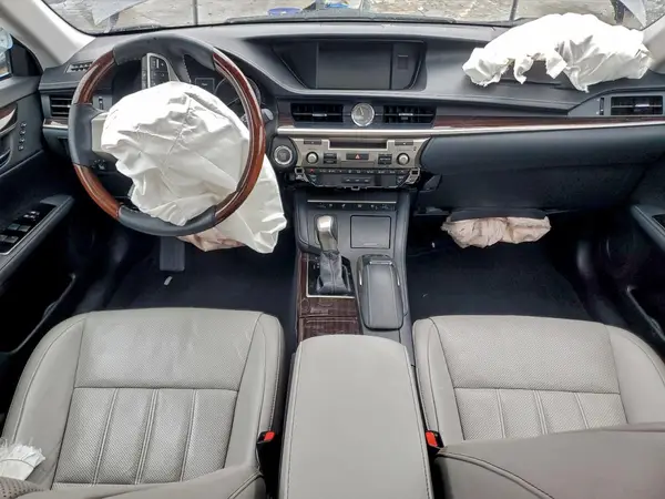 58ABK1GG6JU089776 2018 LEXUS ES - Image 8