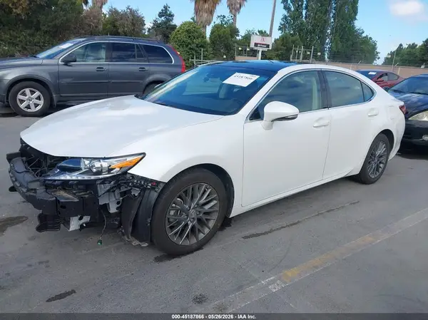 58ABK1GG6JU090958 2018 LEXUS ES - Image 2