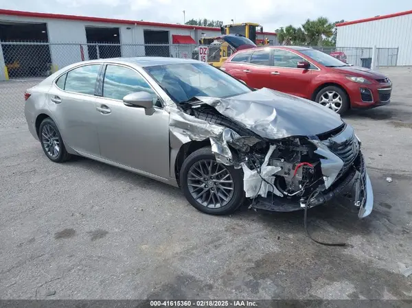 58ABK1GG6JU092872 2018 LEXUS ES - Image 1