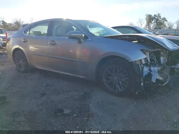 58ABK1GG6JU093357 2018 LEXUS ES - Image 1