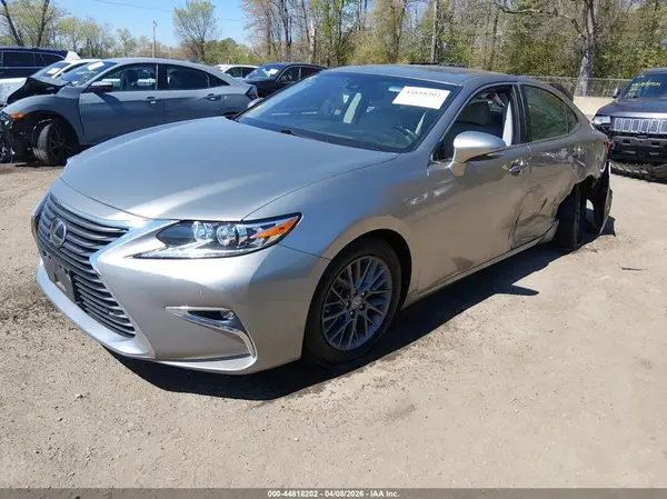 58ABK1GG6JU093780 2018 LEXUS ES - Image 2