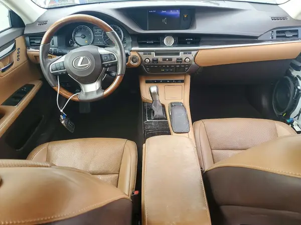 58ABK1GG6JU097652 2018 LEXUS ES - Image 8