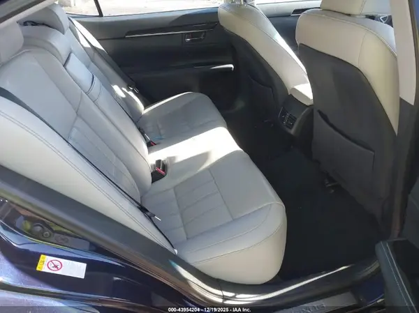 58ABK1GG6JU097697 2018 LEXUS ES - Image 8