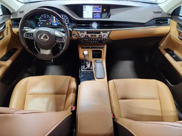 58ABK1GG6JU100565 2018 LEXUS ES - Image 8