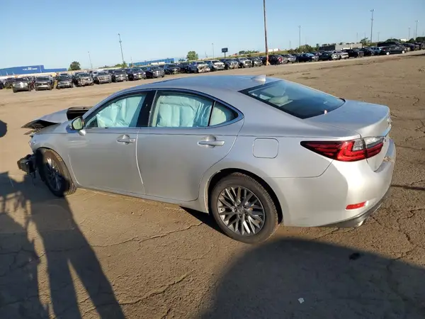 58ABK1GG6JU101702 2018 LEXUS ES - Image 2