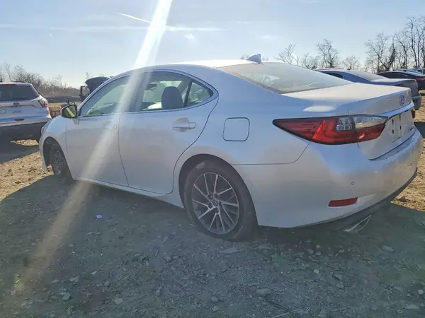 58ABK1GG6JU102039 2018 LEXUS ES - Image 2