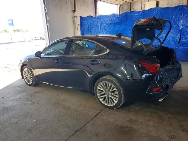 58ABK1GG6JU102607 2018 LEXUS ES - Image 2