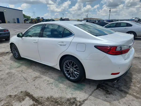 58ABK1GG6JU106298 2018 LEXUS ES - Image 2
