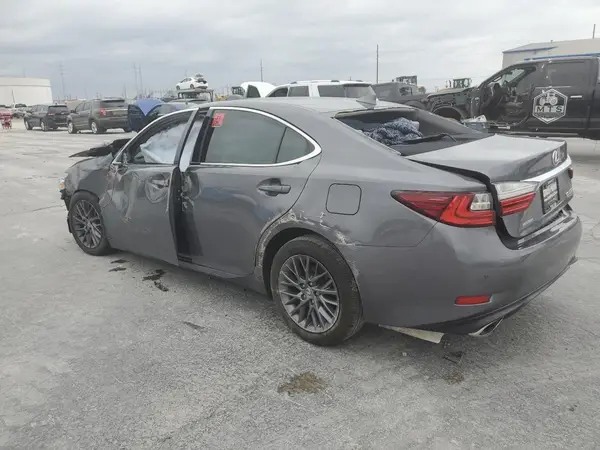 58ABK1GG6JU106737 2018 LEXUS ES - Image 2