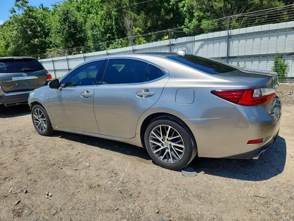 58ABK1GG6JU107161 2018 LEXUS ES - Image 2