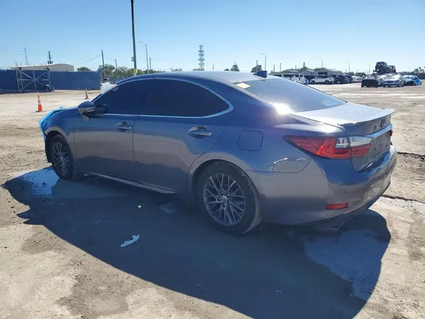 58ABK1GG6JU107483 2018 LEXUS ES - Image 2