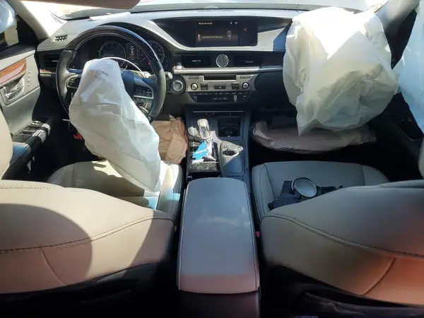 58ABK1GG6JU107483 2018 LEXUS ES - Image 8