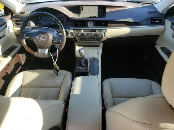 58ABK1GG6JU108102 2018 LEXUS ES - Image 8