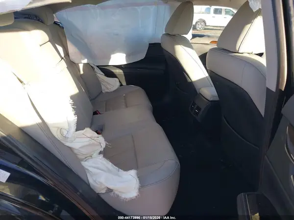 58ABK1GG6JU108388 2018 LEXUS ES - Image 8