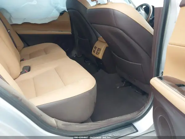 58ABK1GG6JU114630 2018 LEXUS ES - Image 8