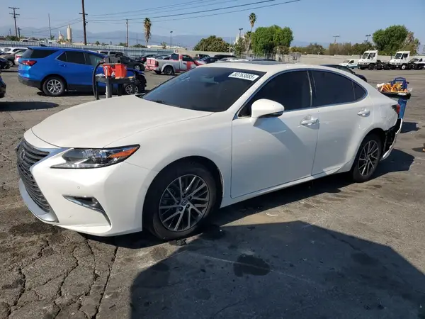 58ABK1GG6JU117155 2018 LEXUS ES - Image 1