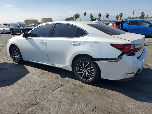 58ABK1GG6JU117155 2018 LEXUS ES - Image 2