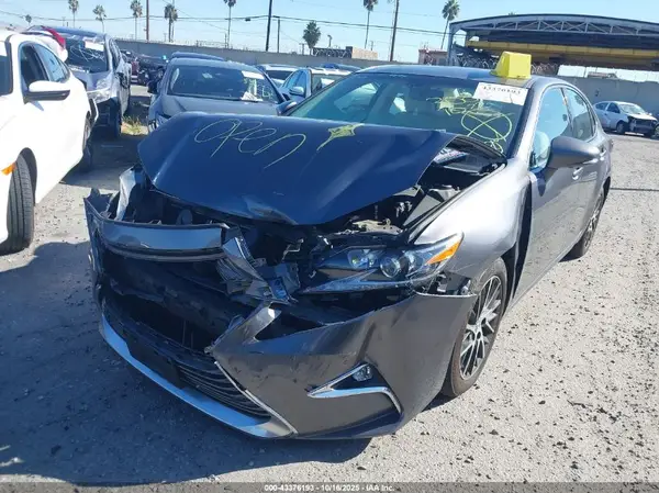 58ABK1GG7GU004842 2016 LEXUS ES - Image 2