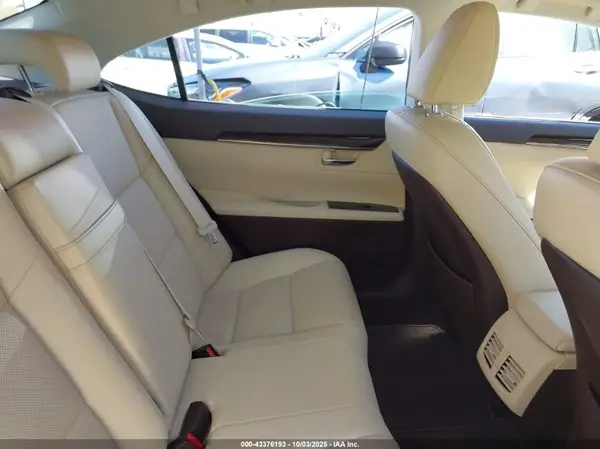 58ABK1GG7GU004842 2016 LEXUS ES - Image 8