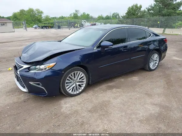 58ABK1GG7GU023035 2016 LEXUS ES - Image 2