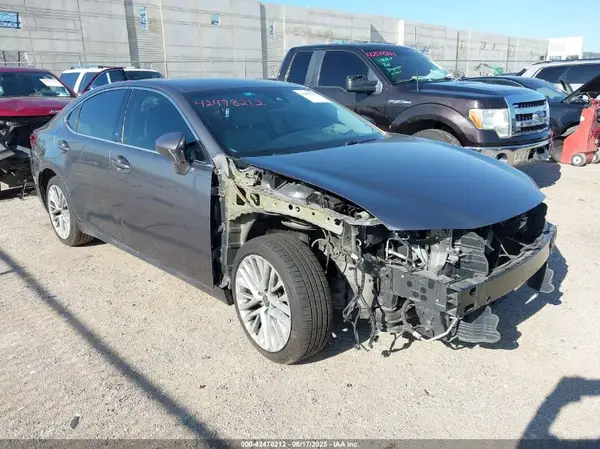 58ABK1GG7GU025030 2016 LEXUS ES - Image 1