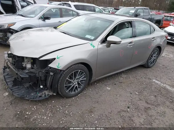 58ABK1GG7GU029160 2016 LEXUS ES - Image 2