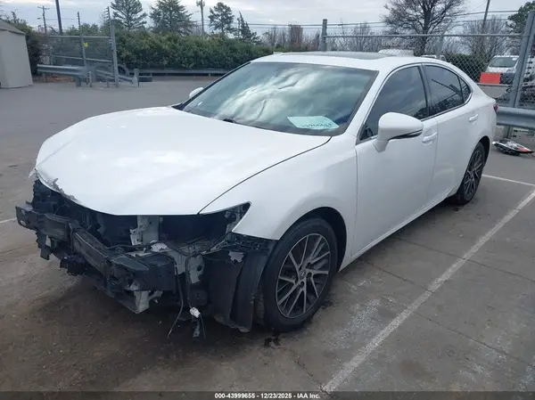 58ABK1GG7GU033838 2016 LEXUS ES - Image 2