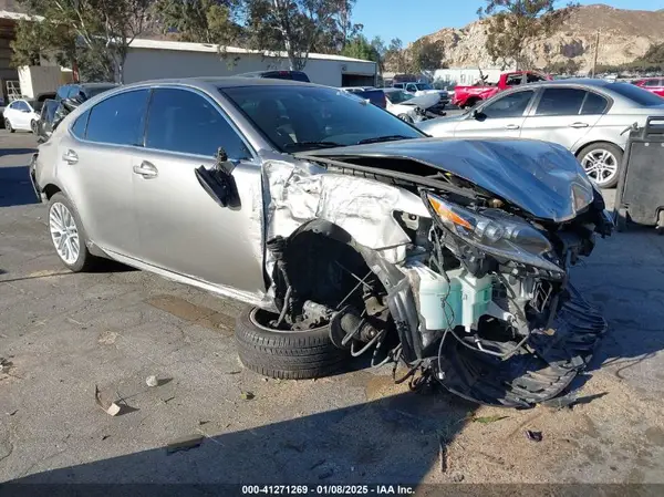 58ABK1GG7HU035722 2017 LEXUS ES - Image 1