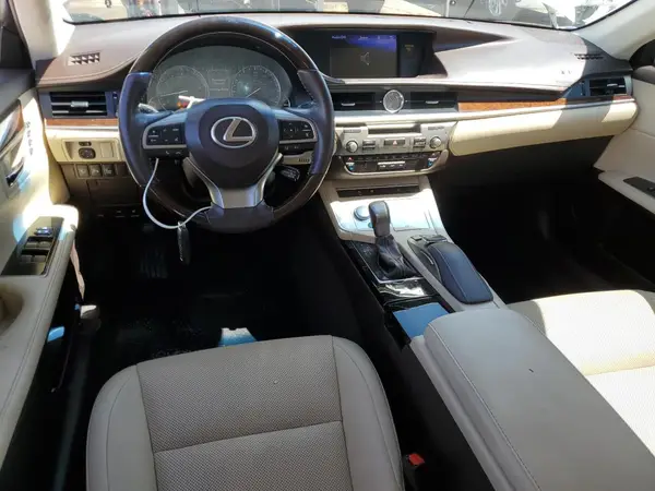 58ABK1GG7HU037552 2017 LEXUS ES - Image 8