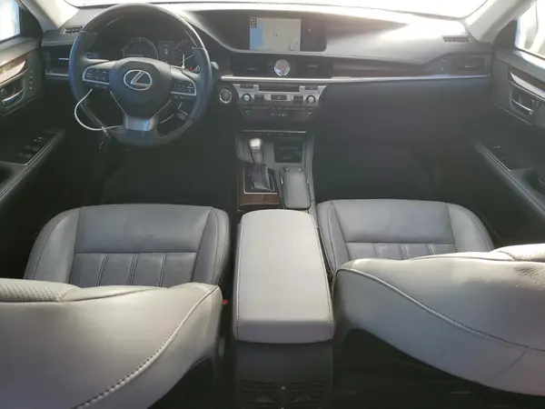 58ABK1GG7HU037583 2017 LEXUS ES - Image 8