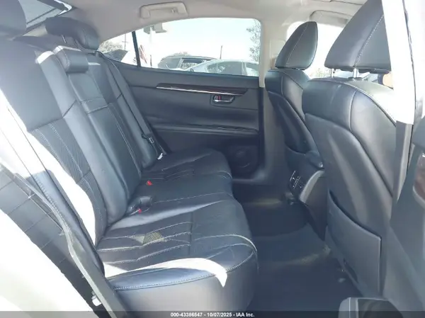 58ABK1GG7HU038149 2017 LEXUS ES - Image 8