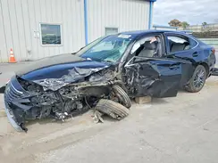 58ABK1GG7HU042153 2017 LEXUS ES