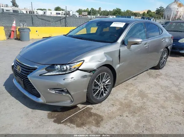 58ABK1GG7HU042704 2017 LEXUS ES - Image 2