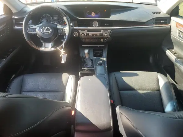 58ABK1GG7HU043352 2017 LEXUS ES - Image 8