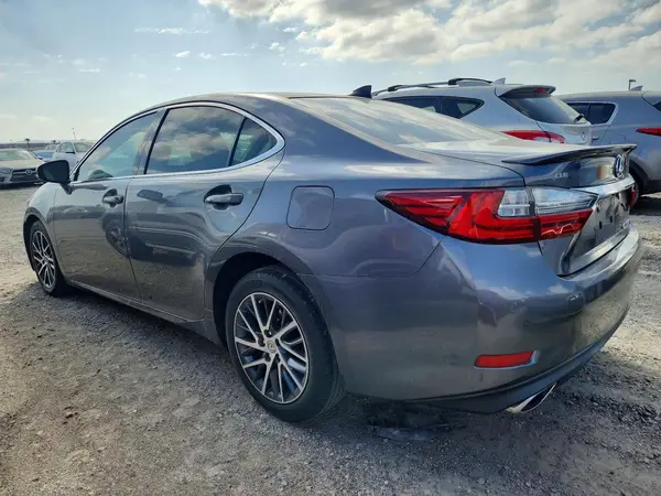 58ABK1GG7HU043528 2017 LEXUS ES - Image 2