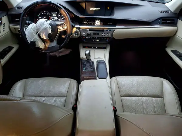 58ABK1GG7HU047630 2017 LEXUS ES - Image 8