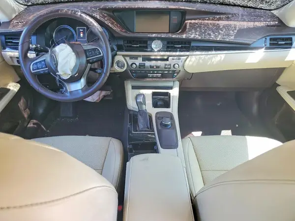 58ABK1GG7HU047675 2017 LEXUS ES - Image 8