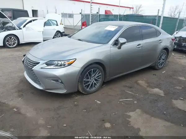 58ABK1GG7HU053976 2017 LEXUS ES - Image 2