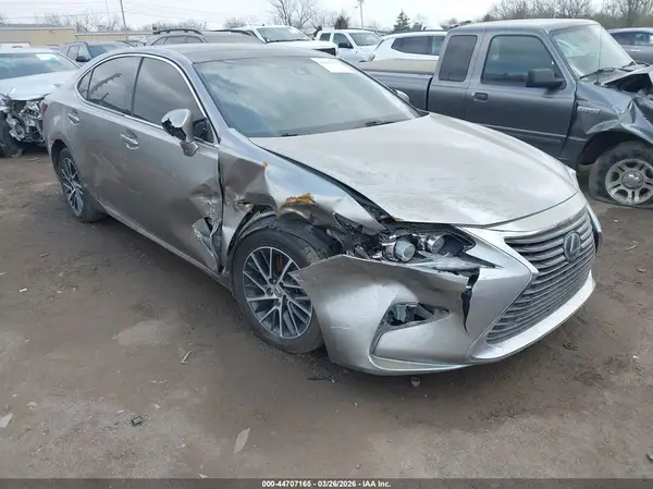 2017 LEXUS ES auction photo 6