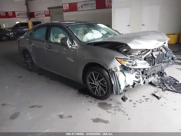 58ABK1GG7HU055274 2017 LEXUS ES - Image 1