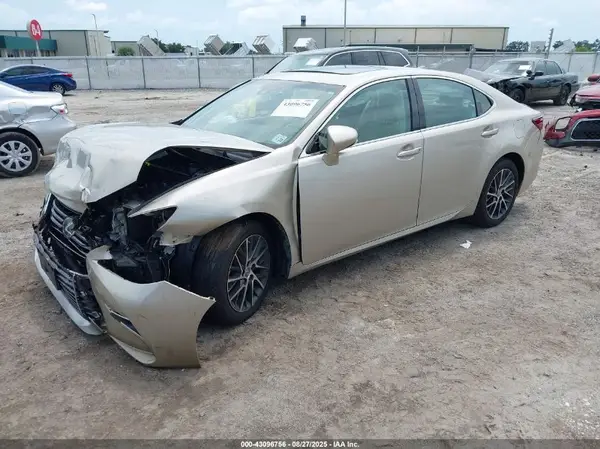 58ABK1GG7HU055467 2017 LEXUS ES - Image 2