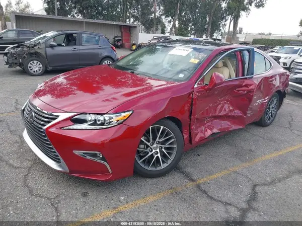 58ABK1GG7HU056036 2017 LEXUS ES - Image 2