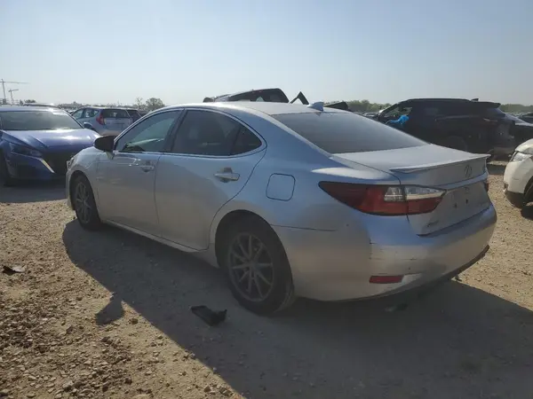 58ABK1GG7HU057588 2017 LEXUS ES - Image 2