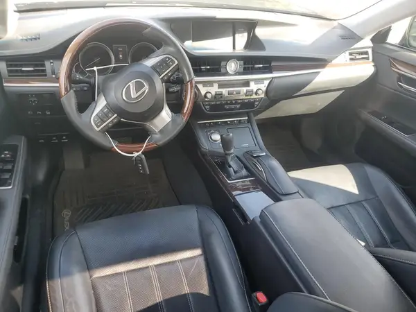 58ABK1GG7HU058689 2017 LEXUS ES - Image 8